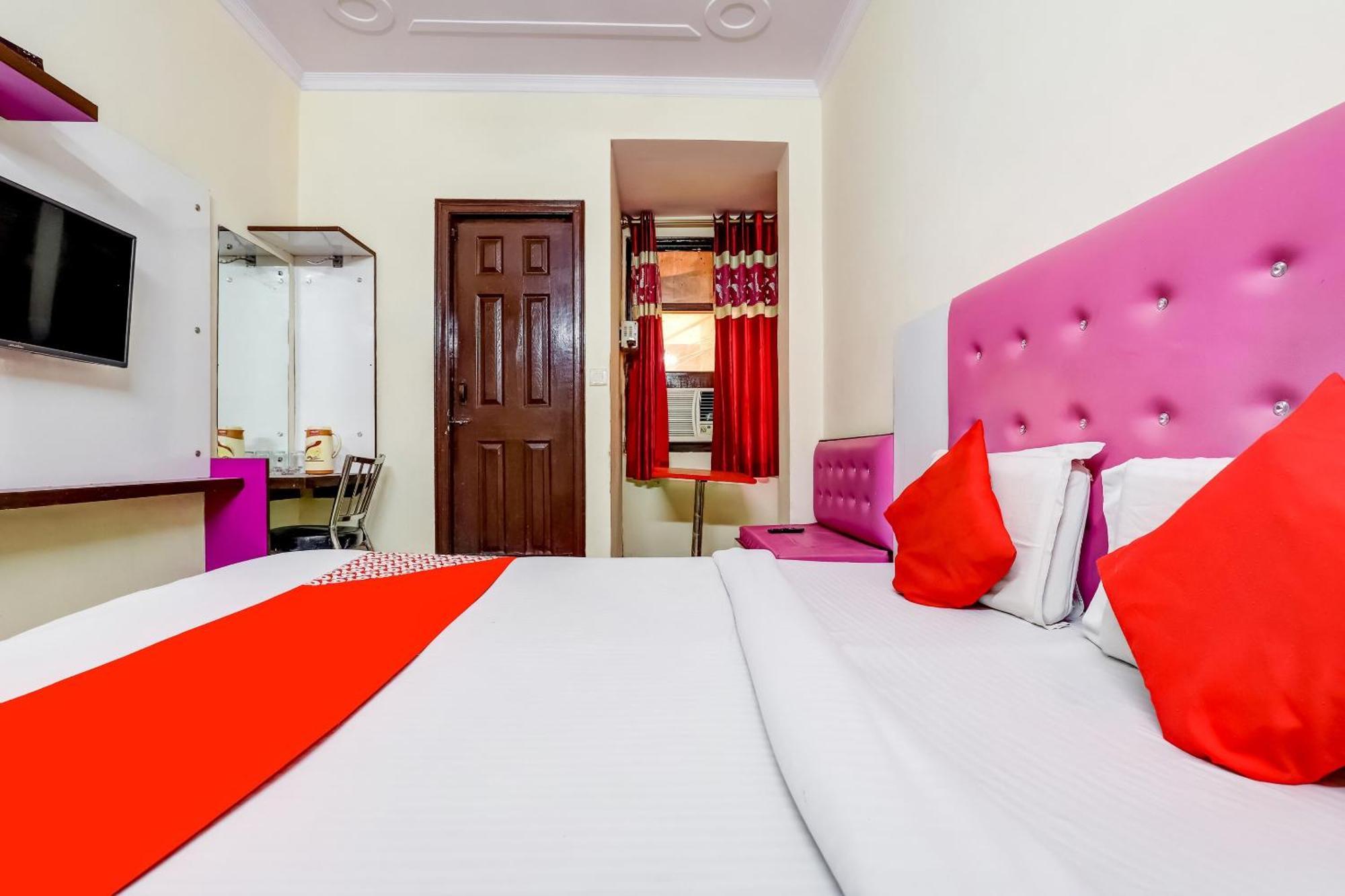 Hotel O Tushar Continental New Delhi Buitenkant foto