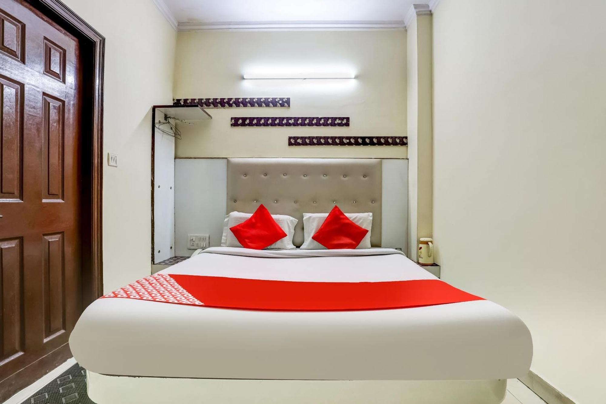Hotel O Tushar Continental New Delhi Buitenkant foto