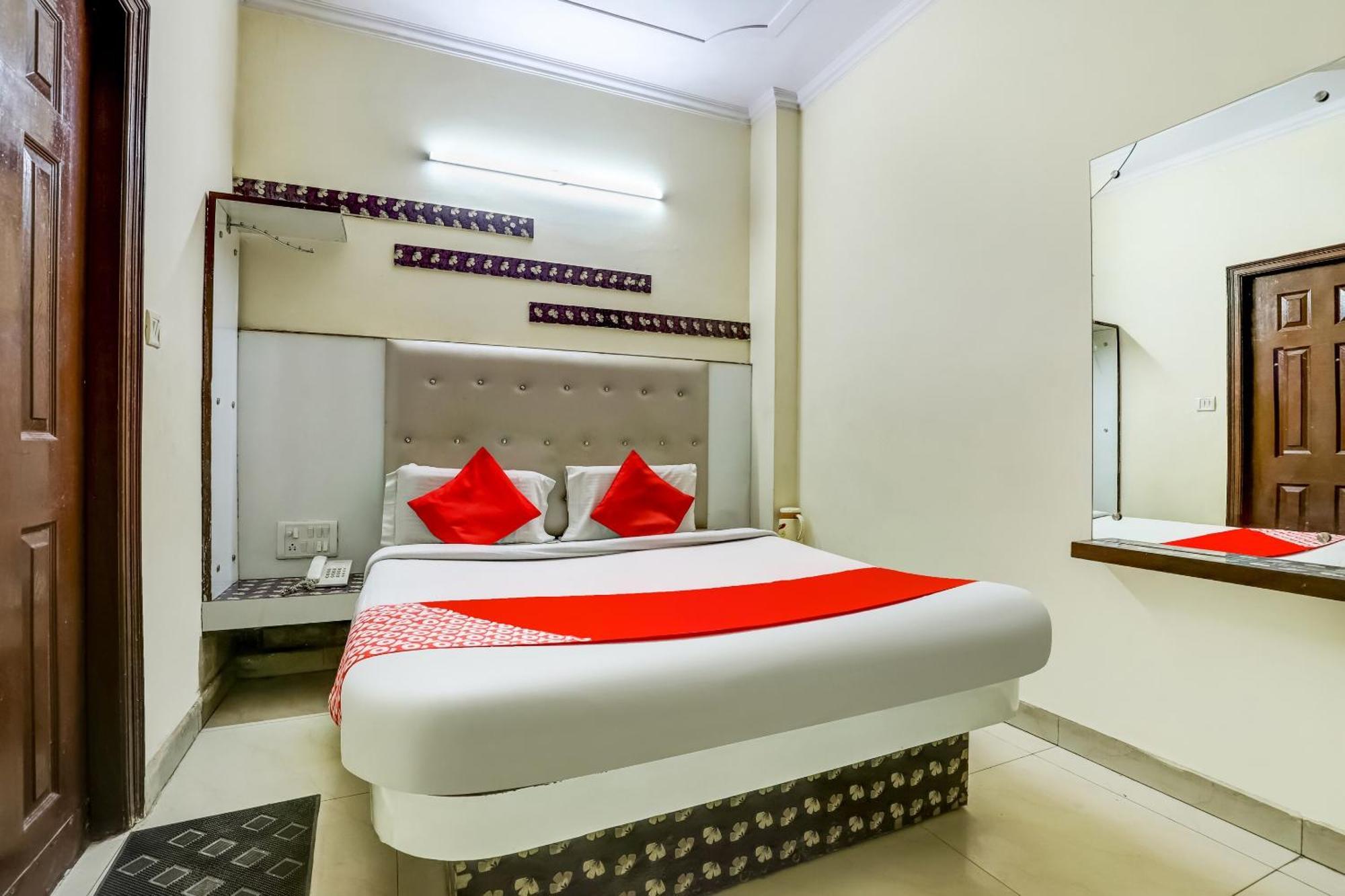 Hotel O Tushar Continental New Delhi Buitenkant foto