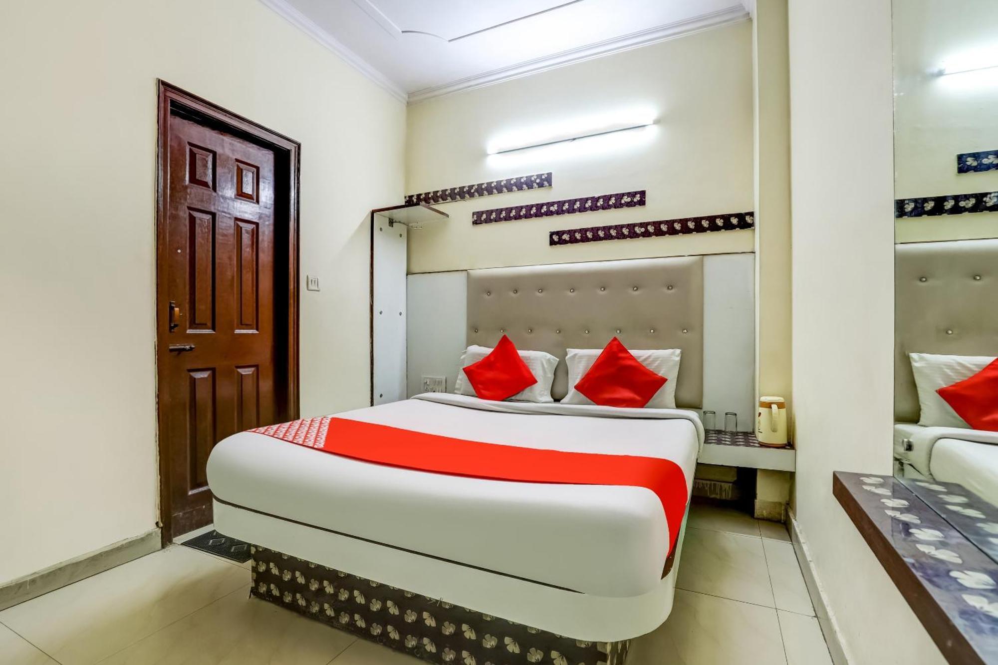 Hotel O Tushar Continental New Delhi Buitenkant foto