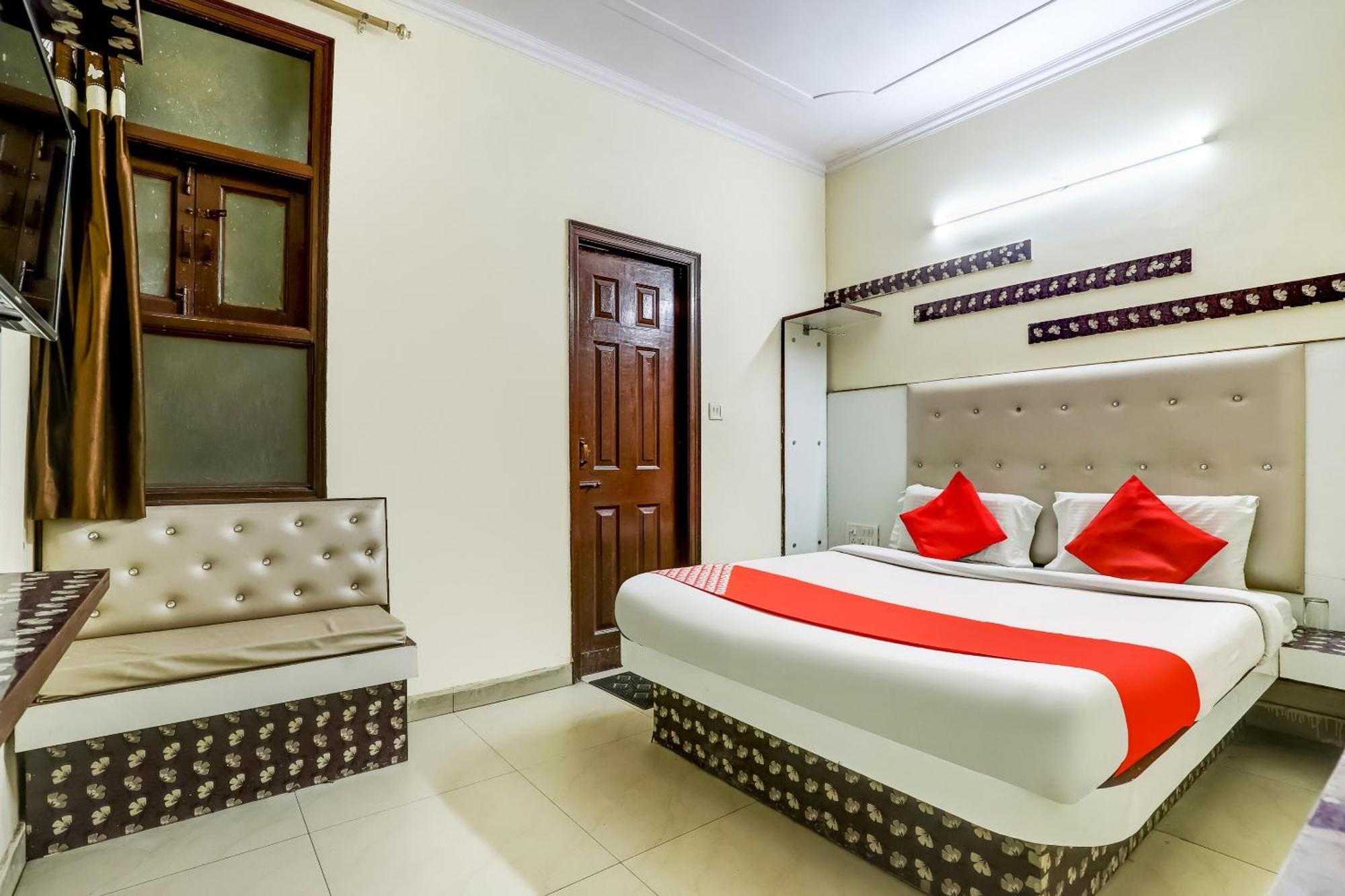 Hotel O Tushar Continental New Delhi Buitenkant foto